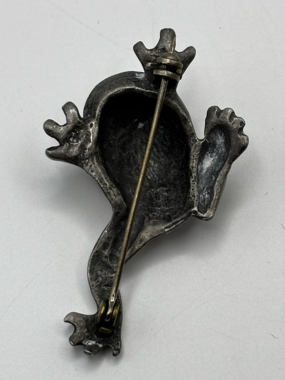 Frog Brooch - Picture 9 of 14